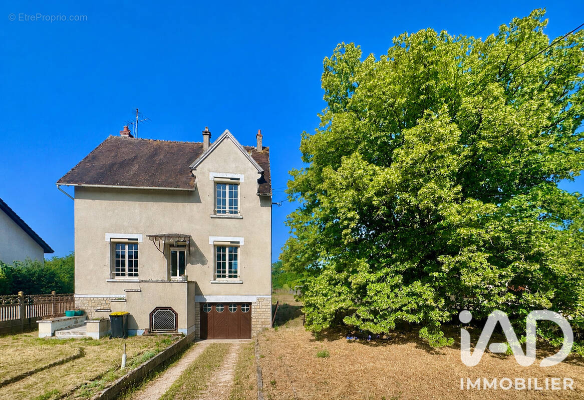 Photo 1 - Maison à CHAMPS-SUR-YONNE
