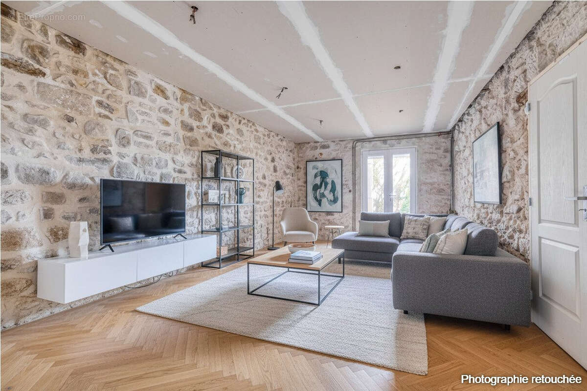 Maison à PEROY-LES-GOMBRIES