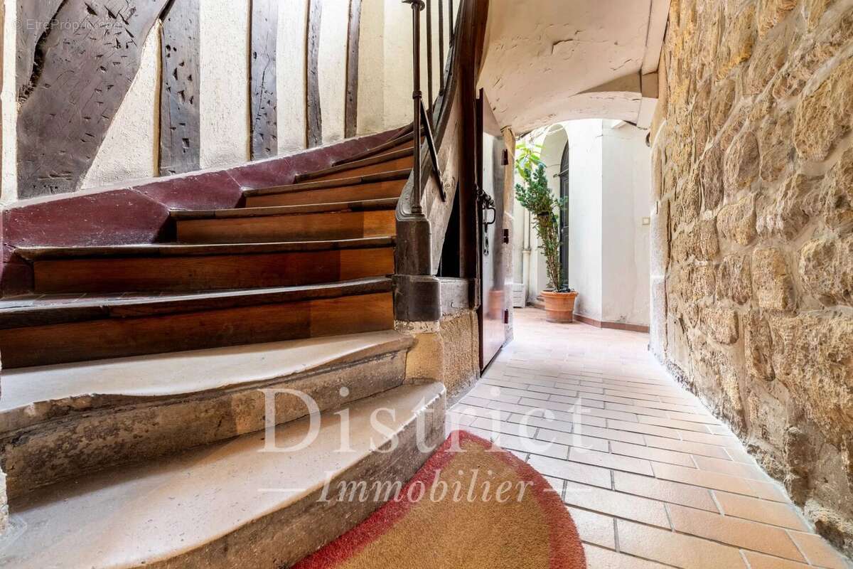 Appartement à PARIS-6E