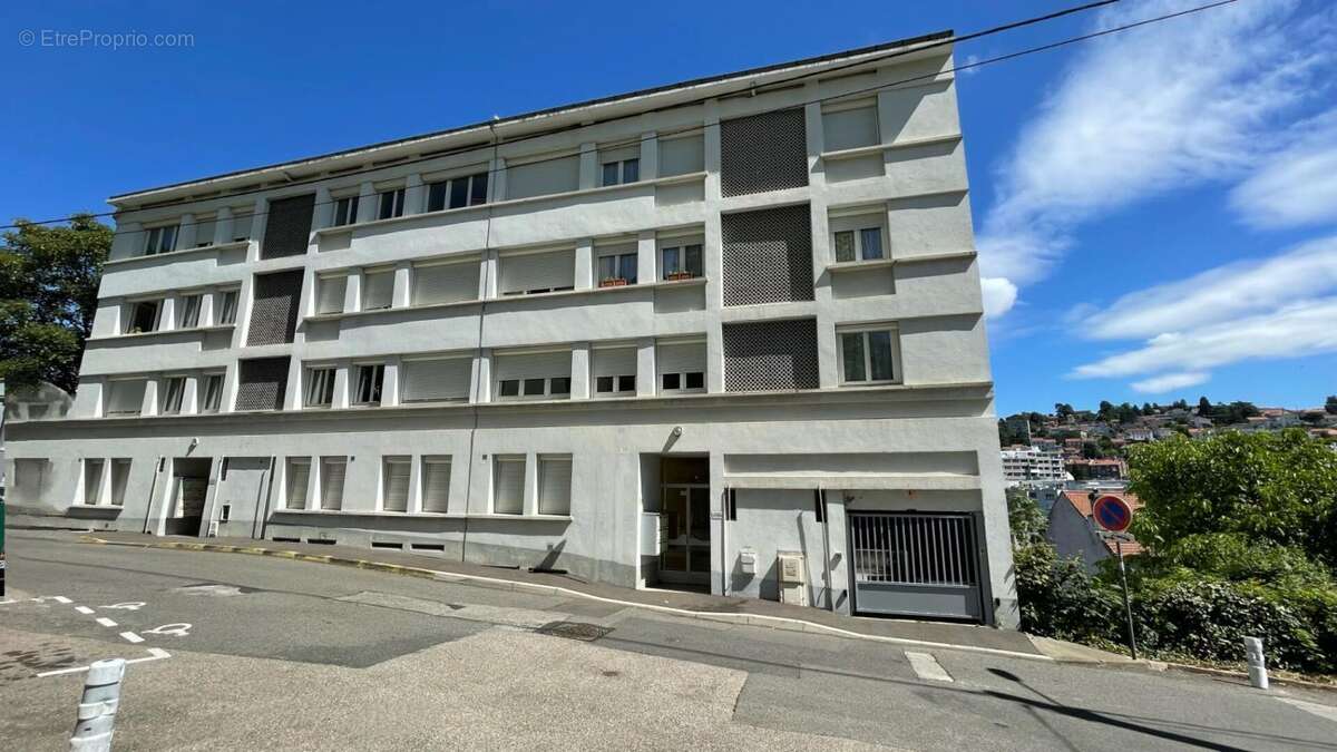 Appartement à SAINT-ETIENNE