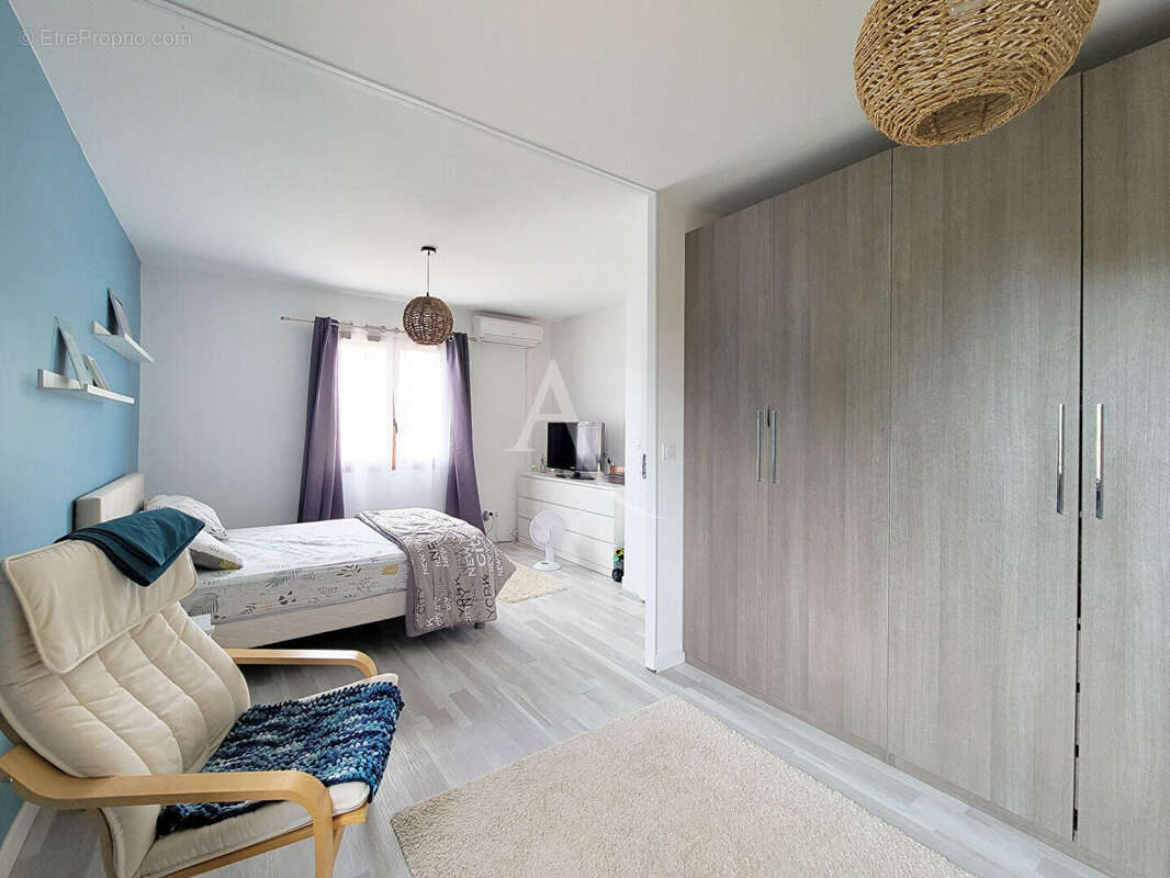 Maison à SERRES-CASTET