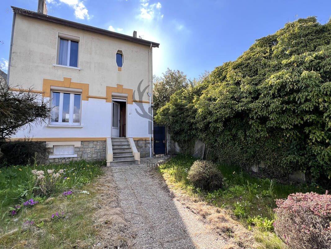 Maison à VILLERS-SEMEUSE