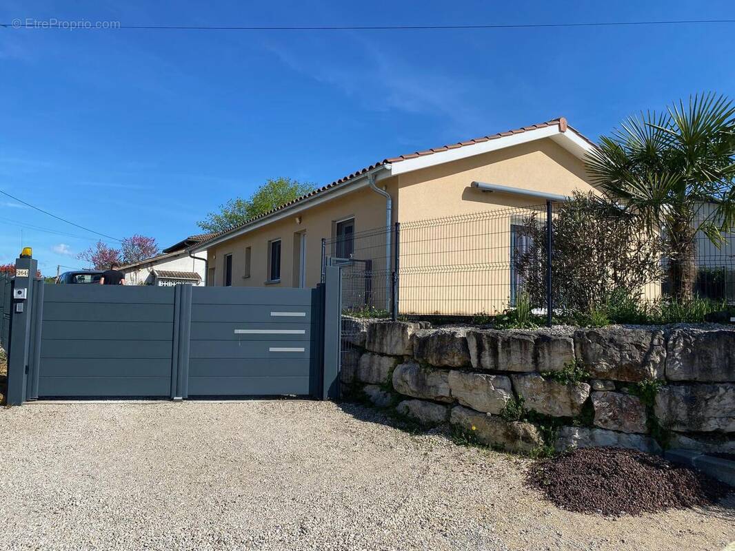 Photo 1 - Maison à FAREINS