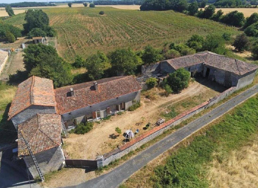 Maison à VILLEFAGNAN