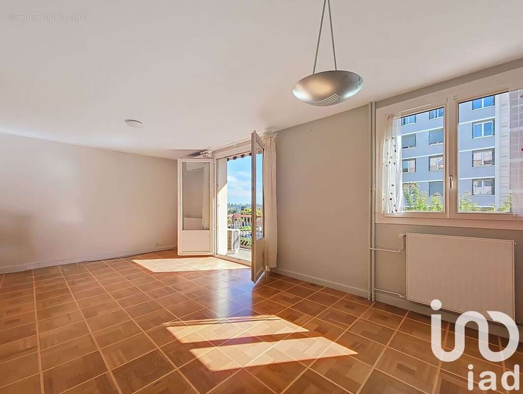 Photo 5 - Appartement à OULLINS