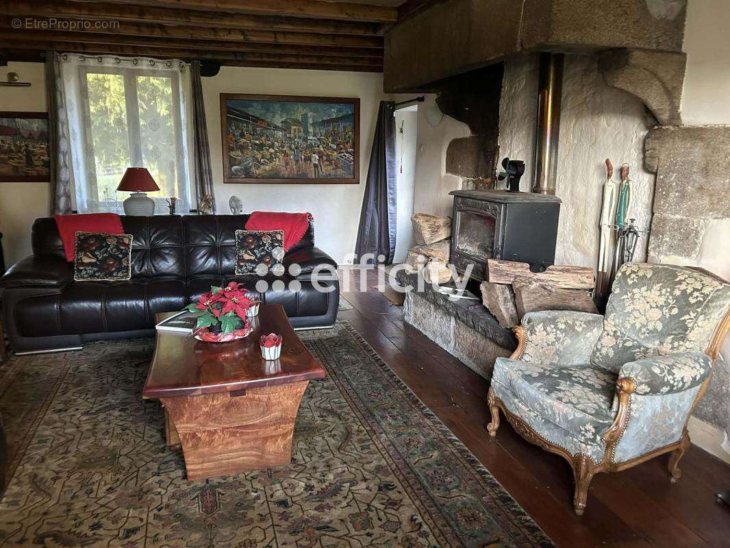 Maison à SAINT-SEVER-CALVADOS