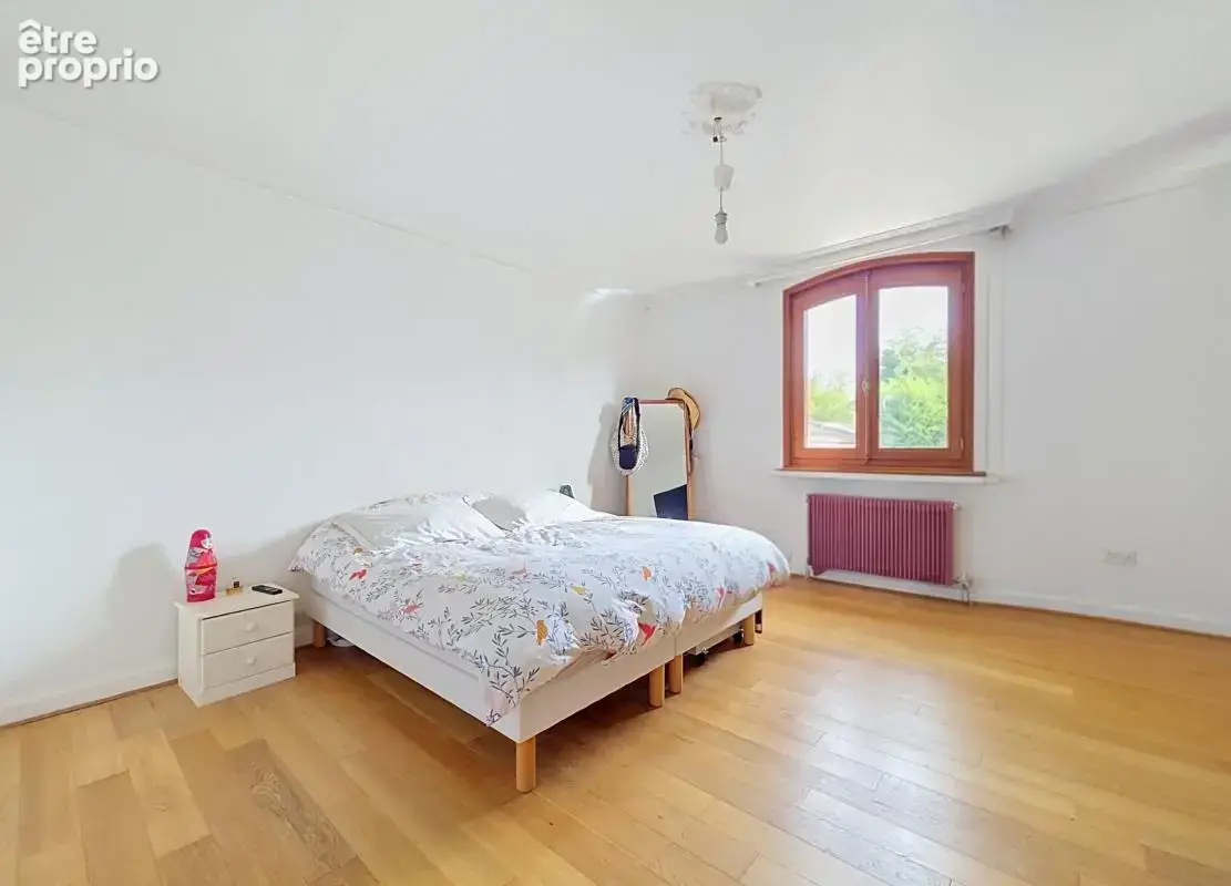 Maison - 4 Chambres - Possibilité 5 - Bureau - Sous sol complet - Garage - Piscine - Jardin - Magnifique vue - photo 20
