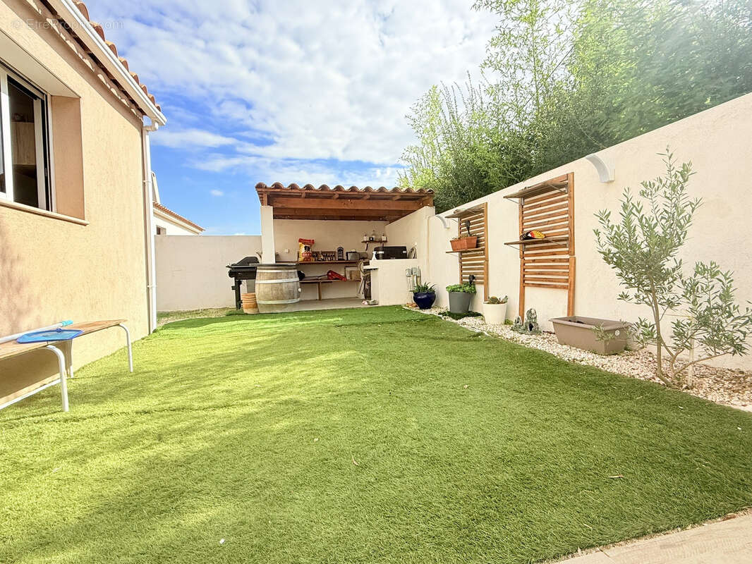 Maison à LE REVEST-LES-EAUX