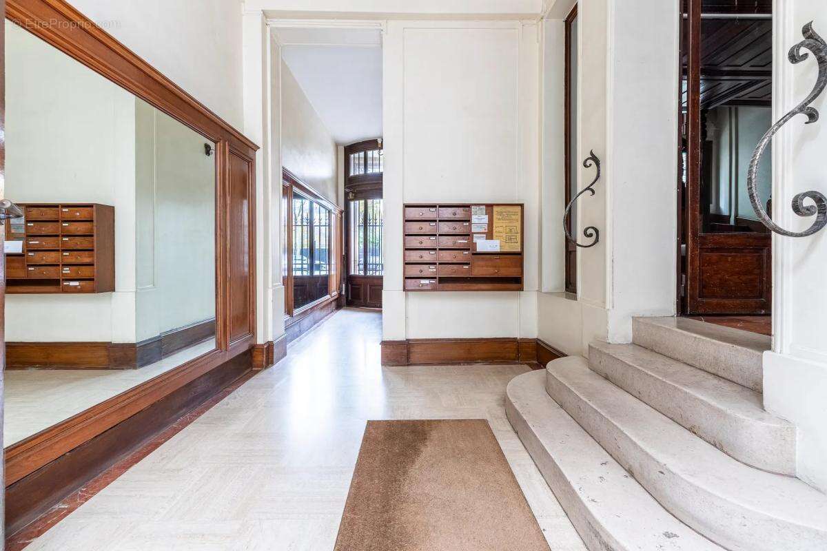 Appartement à PARIS-7E