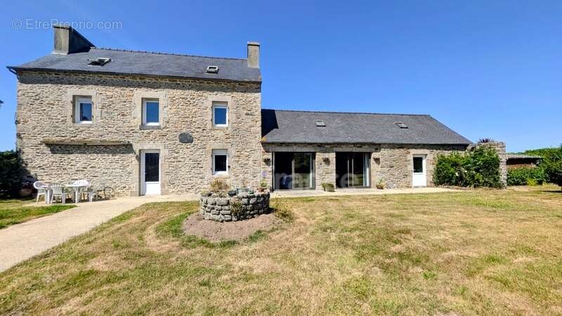 Lanarvilly - Maison 140 m² - 6 Chambres - Terrain 3000 m² - photo 2