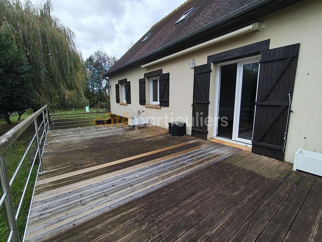 Maison à SAINT-PIERRE-SUR-DIVES