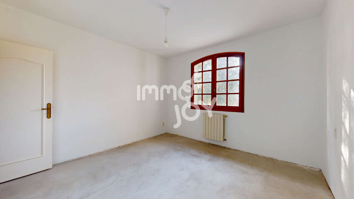 Roques - Grande villa familiale avec sous-sol et terrain piscinable - photo 11