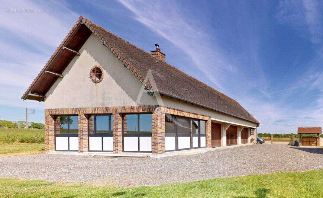 Maison à ETREPAGNY