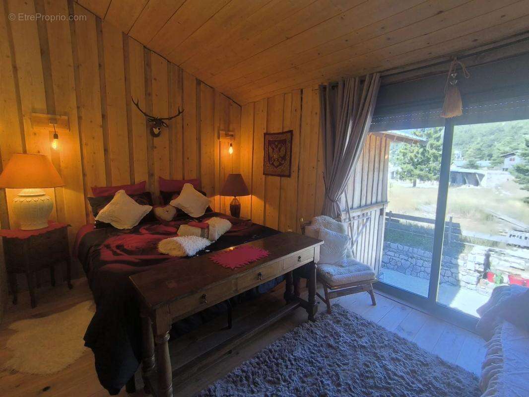 Maison à GREOLIERES