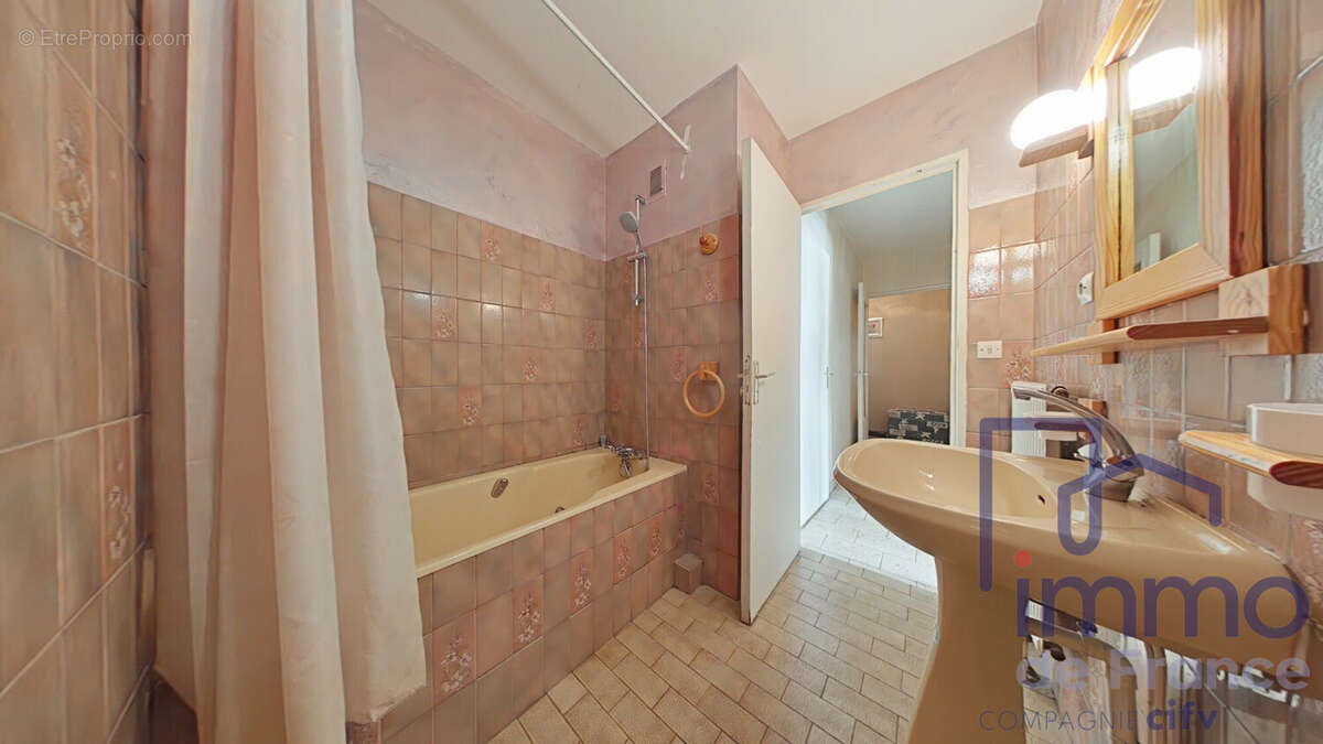 Appartement à SAINT-ETIENNE