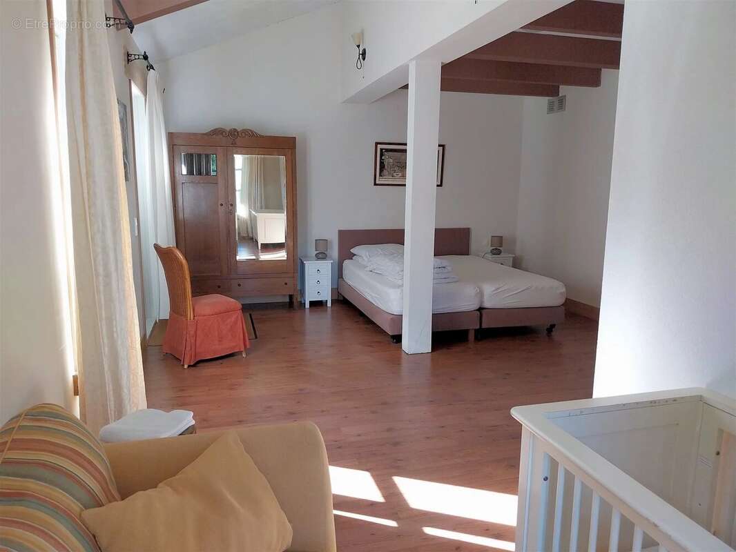 Maison à SAINT-SULPICE-LES-FEUILLES