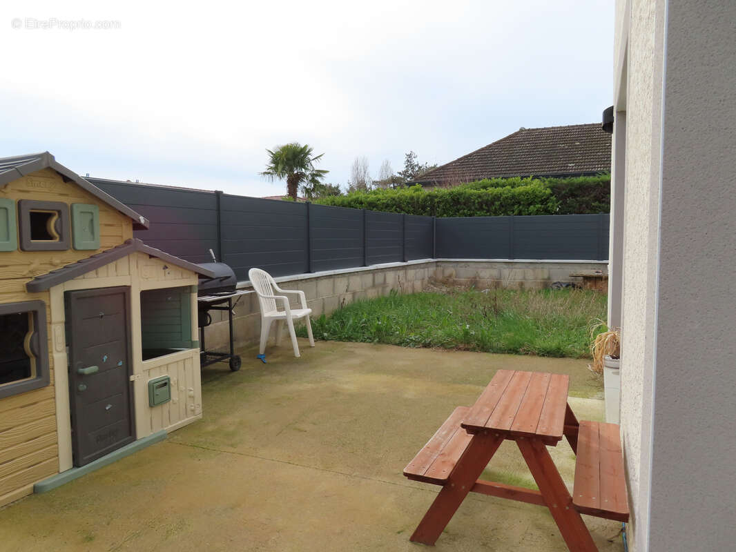 Maison à SAINT-ROMAIN-DE-JALIONAS