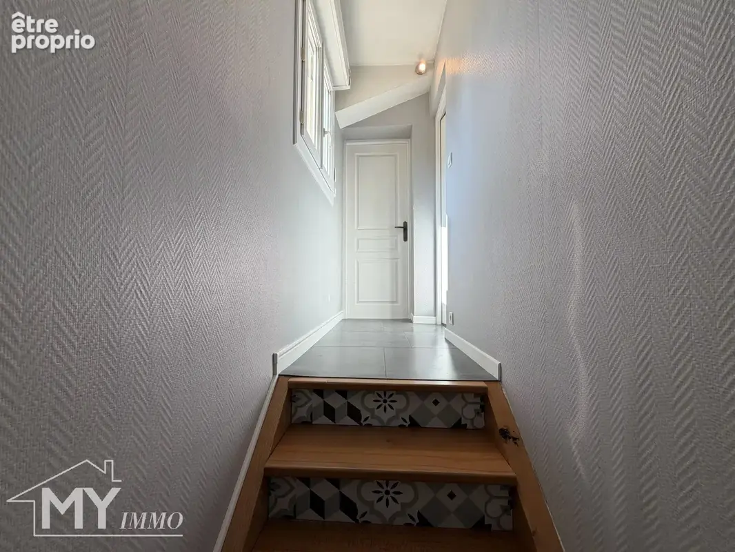 LA FORCE : Maison de 185 m² avec 5 chambres, jardin et piscine. - photo 14