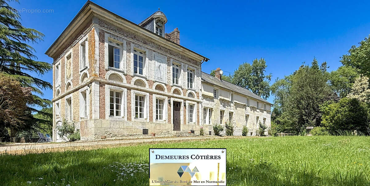 Exceptionnel manoir normand de caractère à proximité d’Étretat — Parc arboré de plus d’un hectare - photo 2