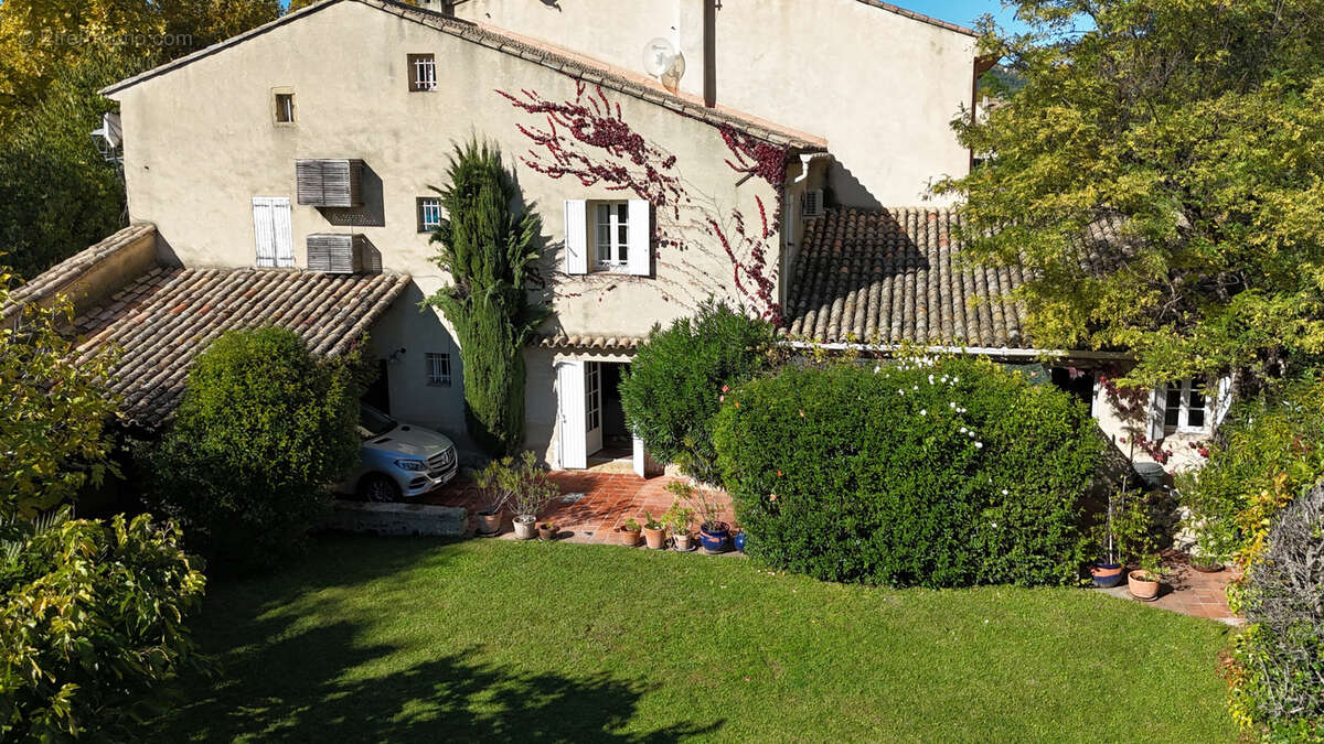 Maison à PELISSANNE