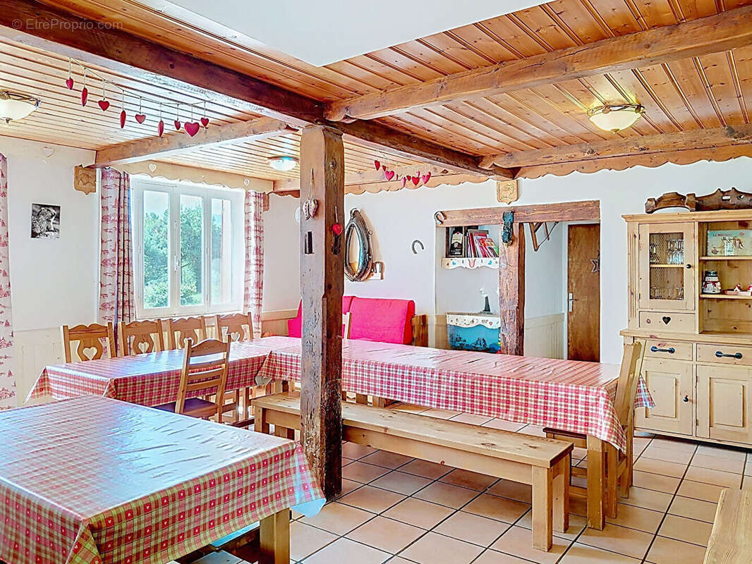 Chalet de 320 m² avec 3 gîtes indépendants - photo 2
