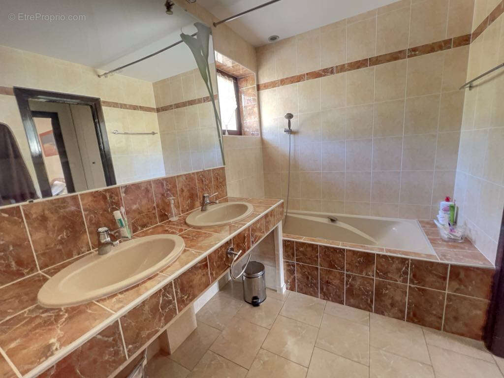 Maison à SAINT-AUBIN-CHATEAU-NEUF