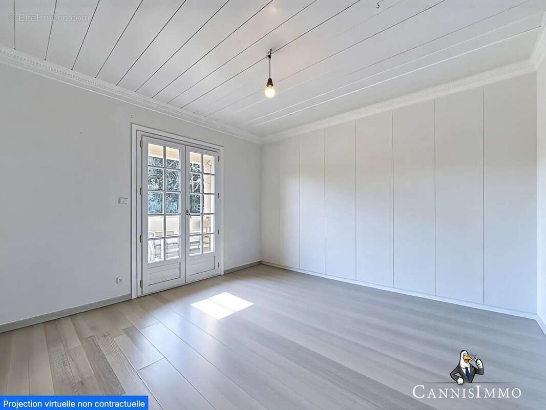Appartement à MANDELIEU-LA-NAPOULE