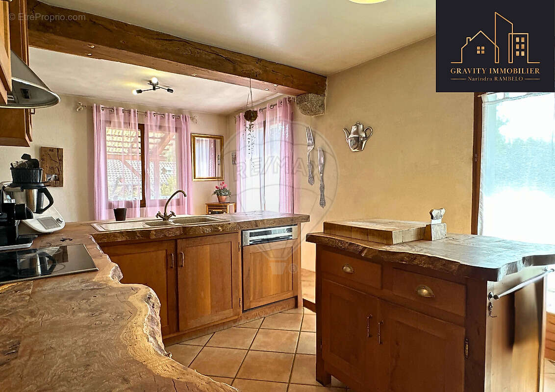 Maison à SCIENTRIER