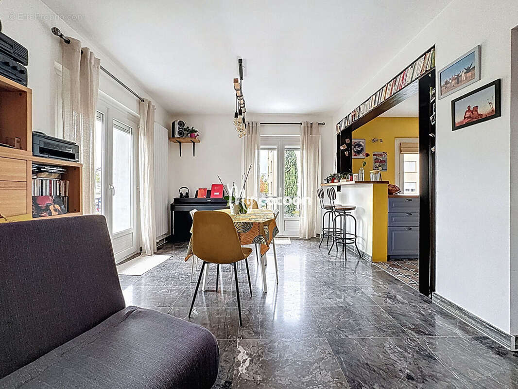 Maison à LYON-8E
