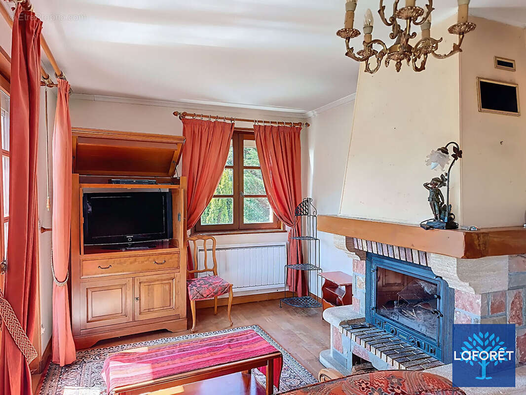 Maioson 6 pièces - 5 chambres - Possibilité de logement indépendant - Terrain de 2 945 m² - photo 8