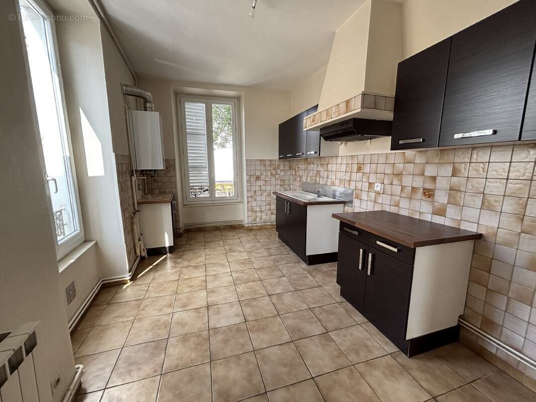 Appartement 63 m² à Vichy  - photo 3