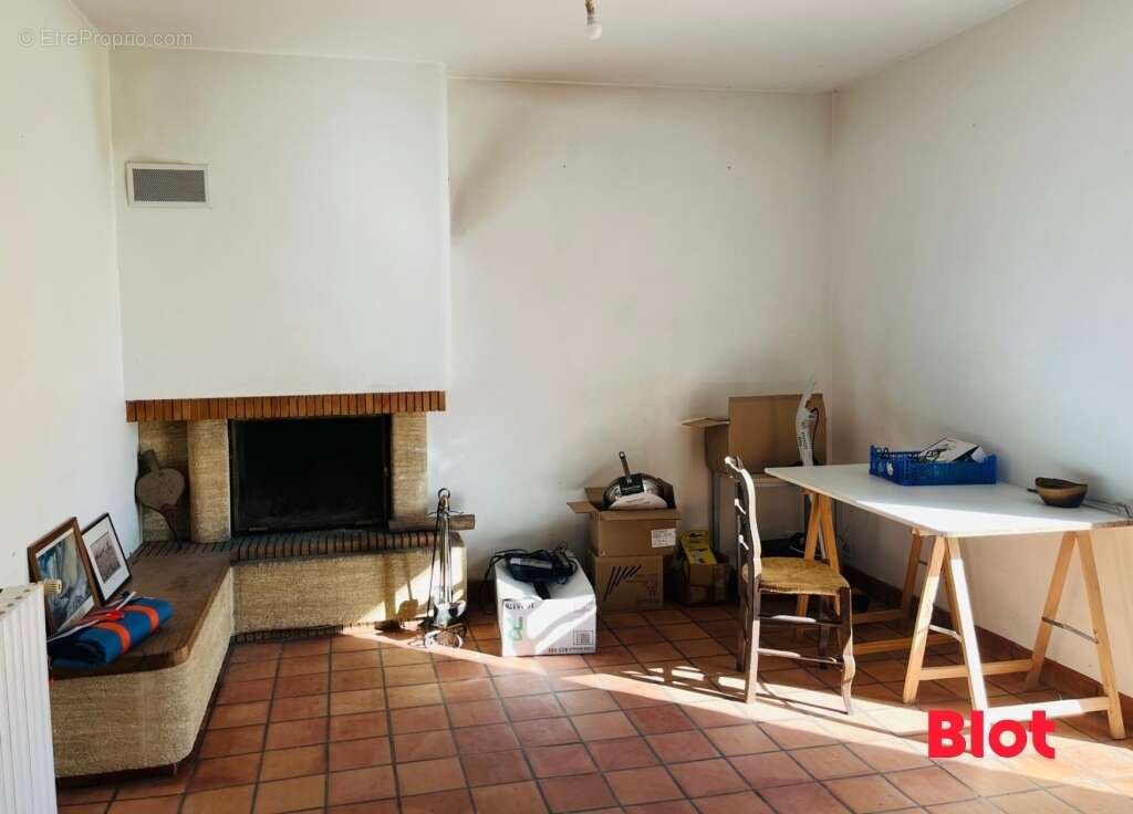 Maison à SAINT-ERBLON