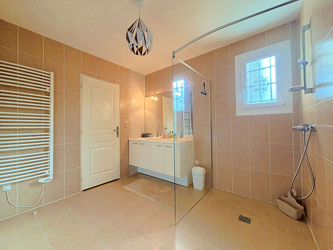 Maison à LA COURONNE