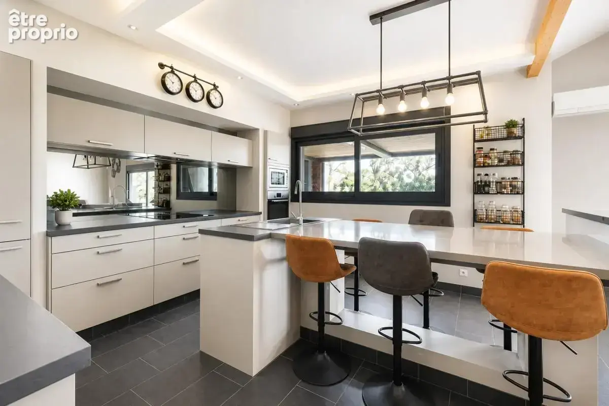 Maison de 9 pièces de 230 m² à Lahonce - photo 5