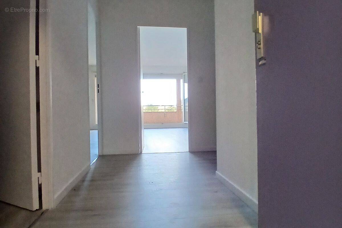 Appartement à MARSEILLE-9E