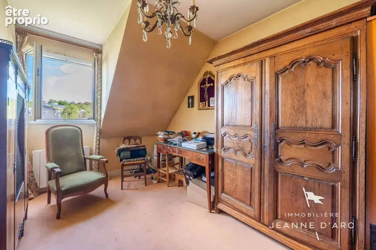 Versailles Clagny - Appartement en Duplex de 137 m² habitables, 200 m² au sol 7 pièces - 4 chambres 1 Bureau - Ascenseur, cave,  - photo 9