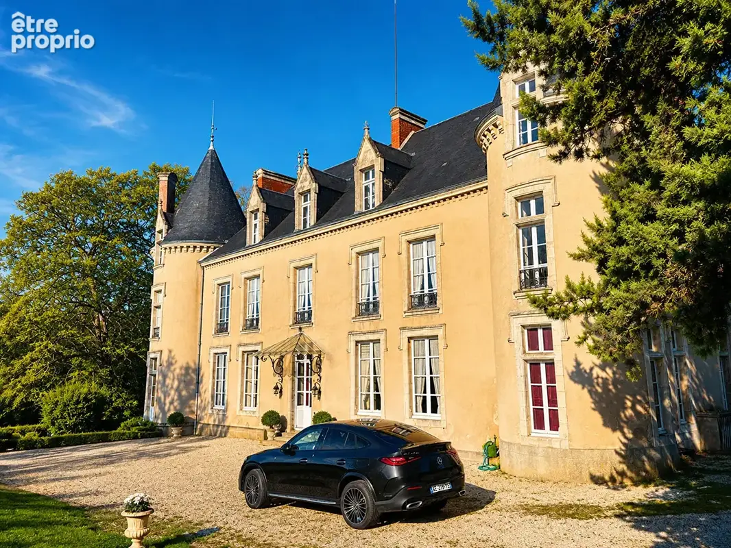 Château  et ses communs  - Tennis et étang- Nord Sarthe - photo 7