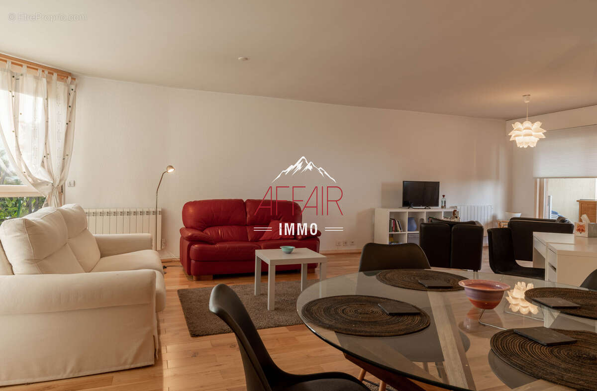 Appartement à COLLONGES-SOUS-SALEVE