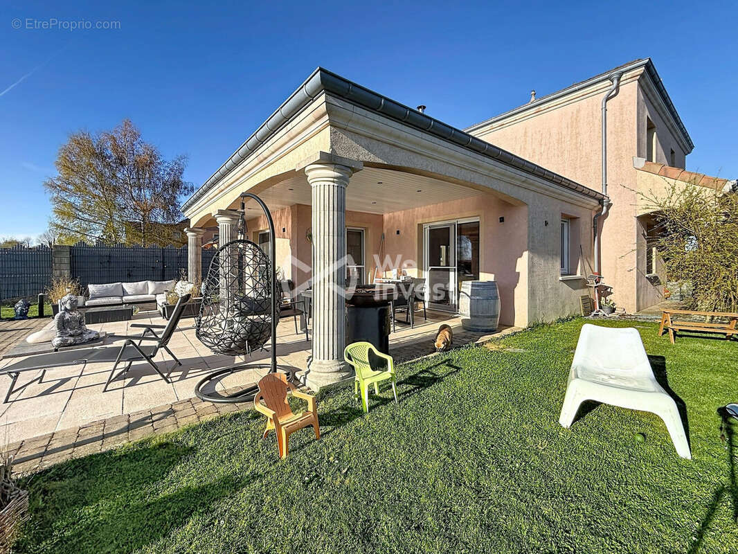 Maison à COSNES-ET-ROMAIN