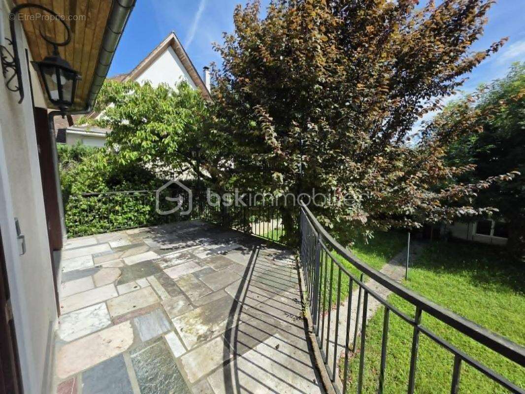 Maison individuelle - 4 chambres - grand terrain - photo 6
