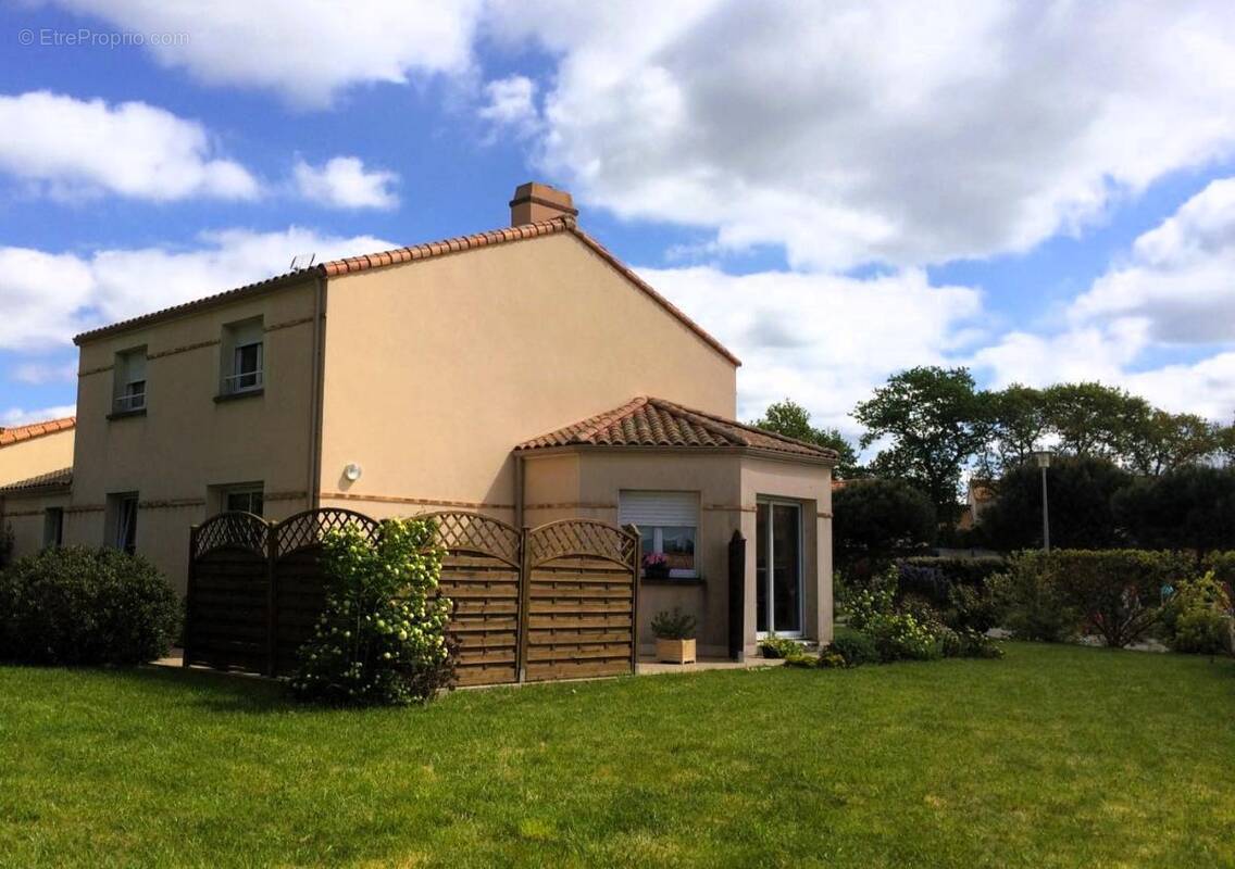 Maison 126 m² à Saint-Pere-En-Retz  - photo 1