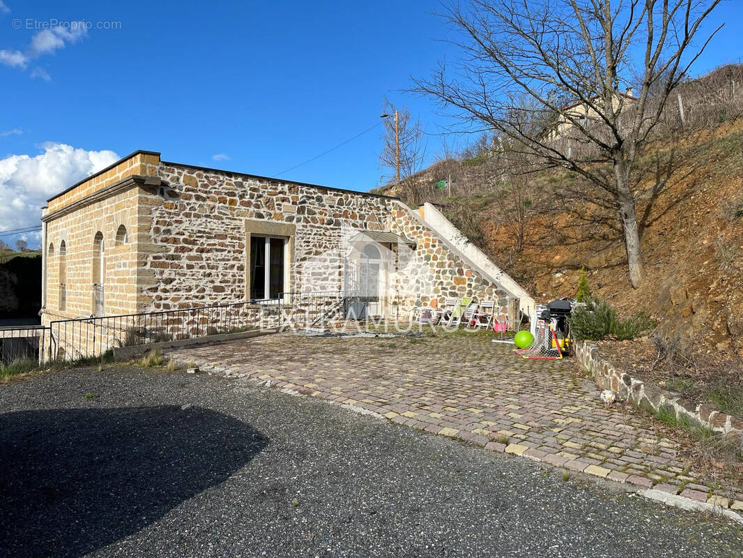 Maison à SAIN-BEL