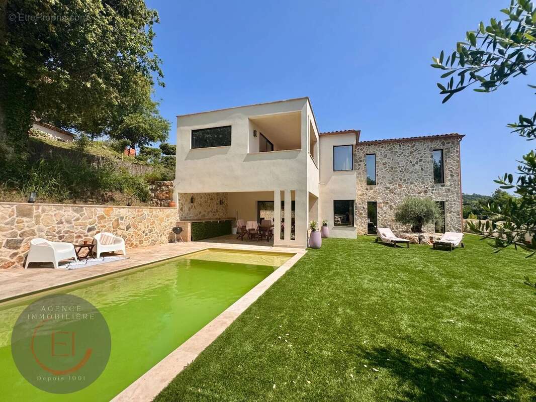 Maison à LES ADRETS-DE-L'ESTEREL