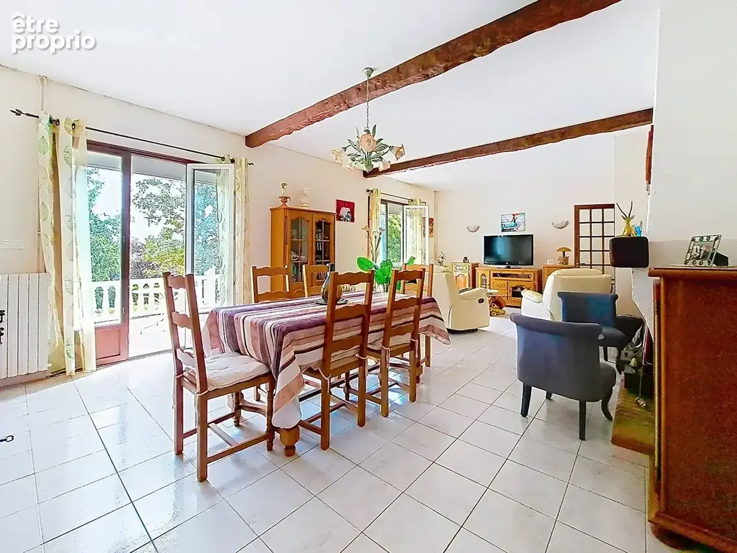 L'Isle Jourdain: Maison et gite - photo 2