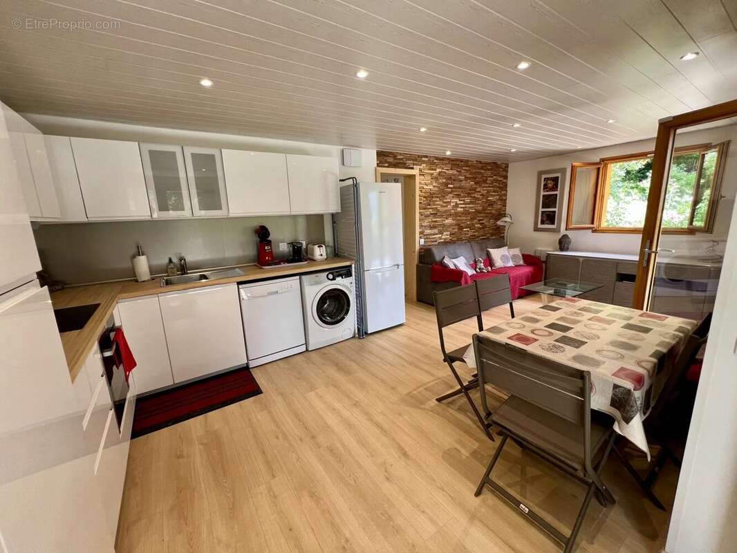 Chalet rénové en deux appartements - photo 13
