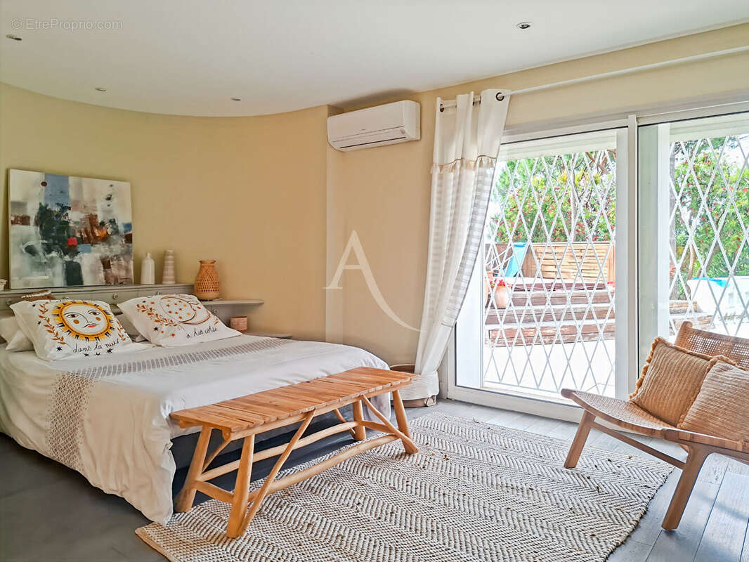 Maison Le Cannet Mairie 5 pièces 200 m² - Terrain 1350m² - Vue mer - Piscine - Jardins et terrasses exotiques - photo 8