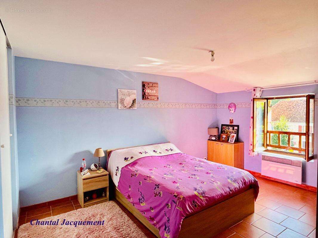 Maison à CORGNAC-SUR-L&#039;ISLE