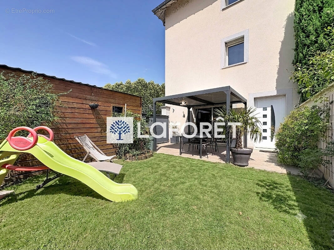 Maison à MIRIBEL