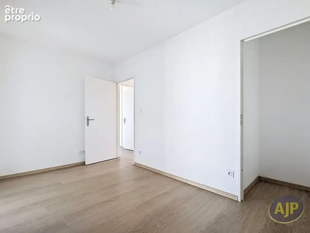 Appartement Duplex avec terrasse et stationnement - photo 8