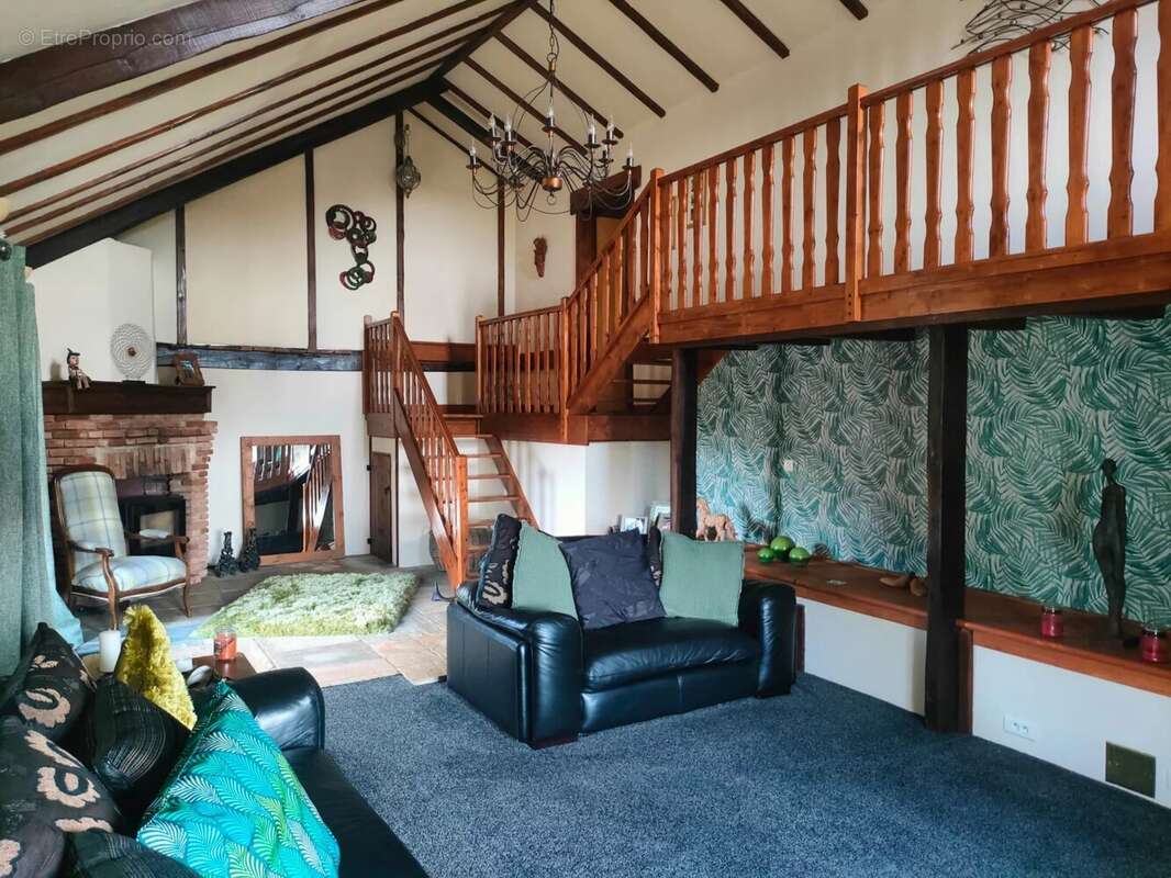 Maison à ORADOUR-SUR-VAYRES